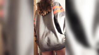 Awesome Butt: Proof oversized sweatshirts are the most good