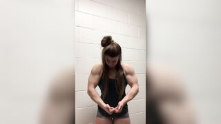 This girl is built! - Female Bodybuilders