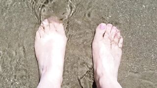 Feet: Sand betwixt my toes.