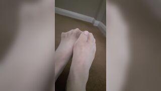 Wiggle wiggle - Feet