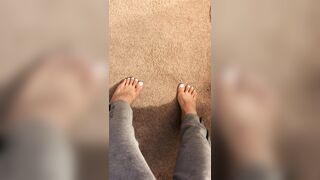 heres a gif of my pretty white toes wiggling for u 
