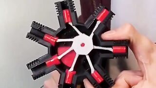 Working Model of a "7 Cylinder Radial Engine" - Confused Boners