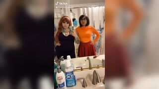 Velma & Daphne - Cosplay Girls