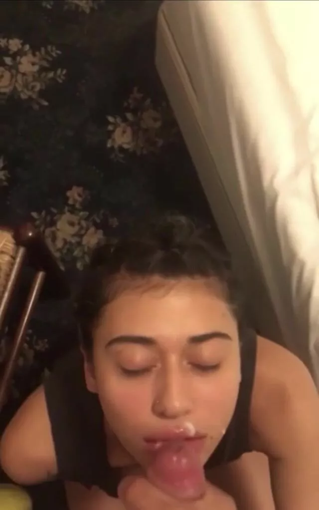 Latina Cum Hair - Cum In Hair: Filthy latina amateur moves her face to get it all covered -  Porn GIF Video | neryda.com