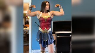 Cosplay Gals: Jessica Guinan as Wonder Woman