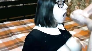 Cum Sluts: Webcam gal