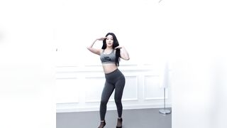 laysha Goeun Sexy in Yoga Pants