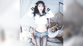 Sexy Kpop: Hose with Short Shorts.Got to Love it