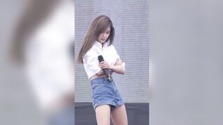 Sexy Kpop: Rainbow Hyunyoung Cute Outfit