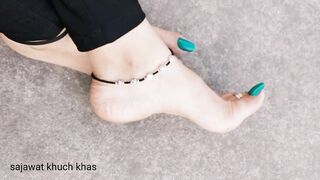 Indian female feet: Desi Feet