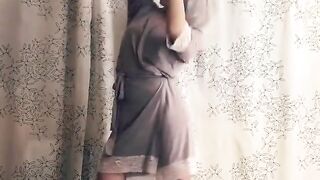 malyshka twerking in a robe