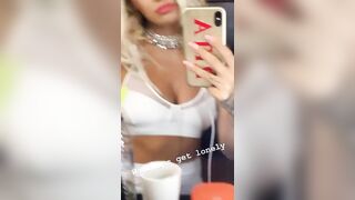 Cock Engulfing Lips: Rita Ora