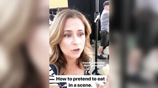 Office: Jenna Fischer showing how to pretend eat for a scene.