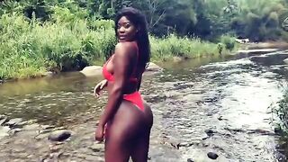 Island vibes - Chocolate by the river - Ebony