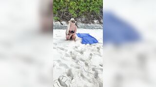 Peeing on the beach - Elsa Jean