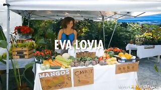 Eva Lovia: Famer's wife, my try at making a gif