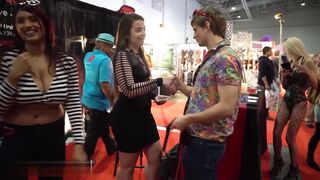 Pornstar letting Fan grope kiss her ass by his request at Avn Expo - Behind the Scenes